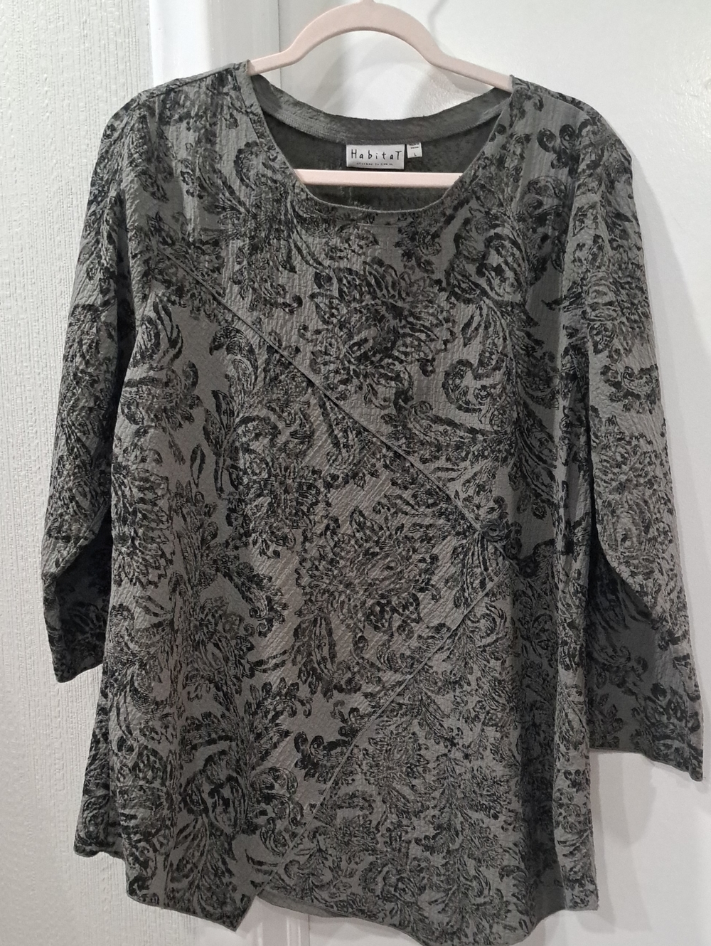 Habitat Gray and Black Floral Jacquard Tunic